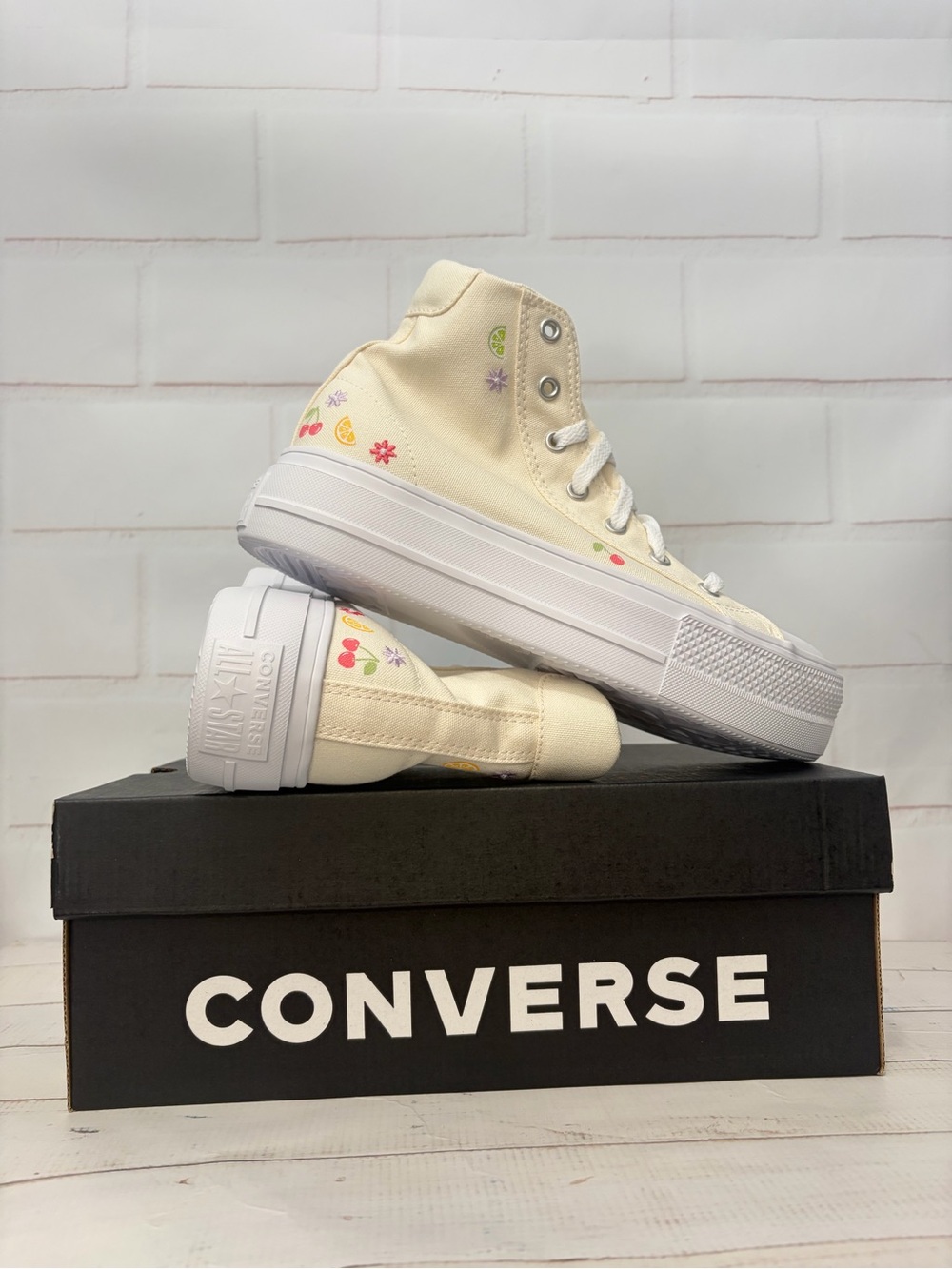 Converse Chuck Taylor All Star Day One Platform Fruit Market High Tops Size 5